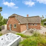 Сasa de vacaciones Lieselotte - 2-7km From The Sea By Interhome